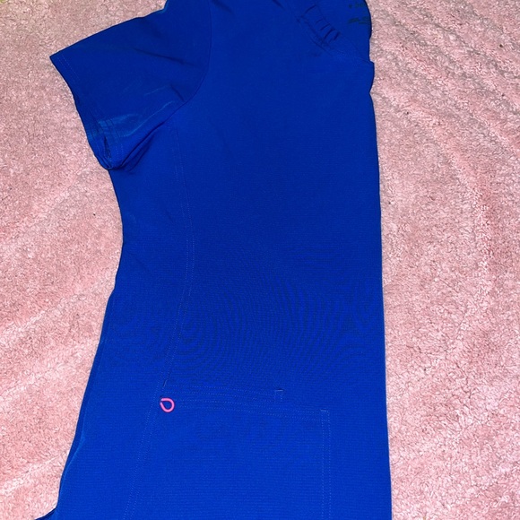 Heart and soul scrub top, pitter patter V neck - Picture 2 of 3